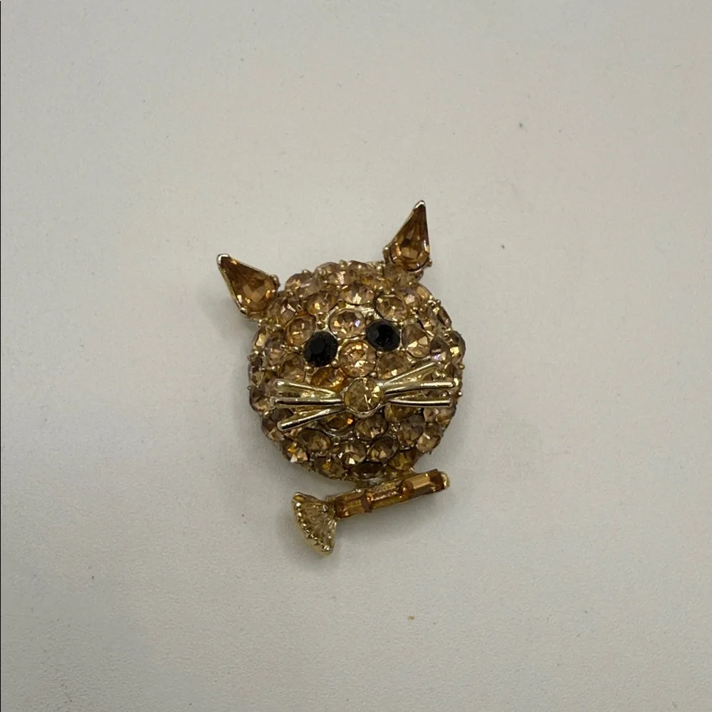 Sparkling Gold Cat Brooch
